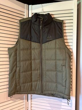 Realtree Olive Green and Black Quilted Vest